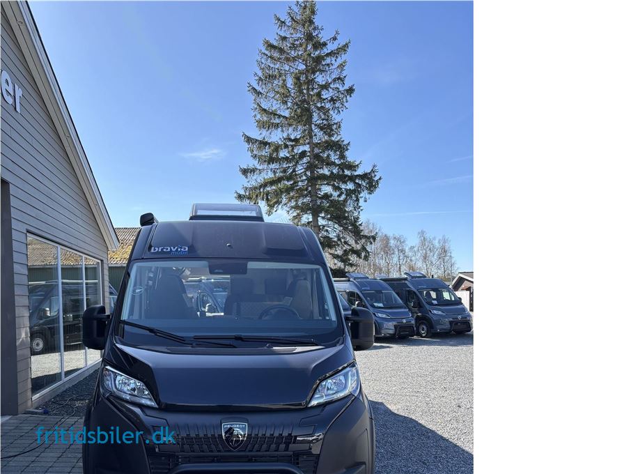 Bravia 636 140 Hk Bravia 636 sort med længdegående enkelt senge